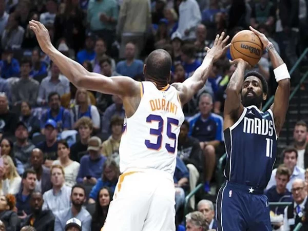 Dallas Mavericks kembali mendapat pukulan telak pada tahun 2025 di awal minggu ini ketika hasil tes mengonfirmasi bahwa bintang guard Kyrie Irving mengalami cedera ACL dan akan absen selama sisa musim