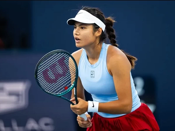 Usai memetik kemenangan atas petenis unggulan kedelapan, Emma Navarro, Emma Raducanu melalui babak ketiga Miami Open musim 2025, meskipun tidak berakhir seperti yang diharapkan.