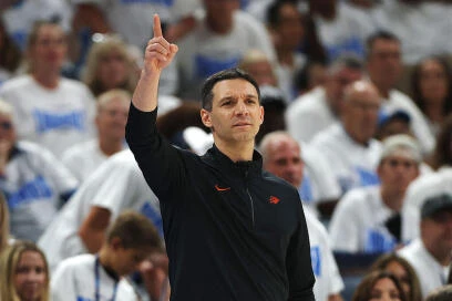 Mark Daigneault Beri Penjelasan Thunder Terhempas dari Pacers di Akhir Gim 1