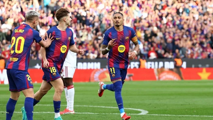 Raphinha Hattrick! Barcelona Hajar Sevilla 5-2